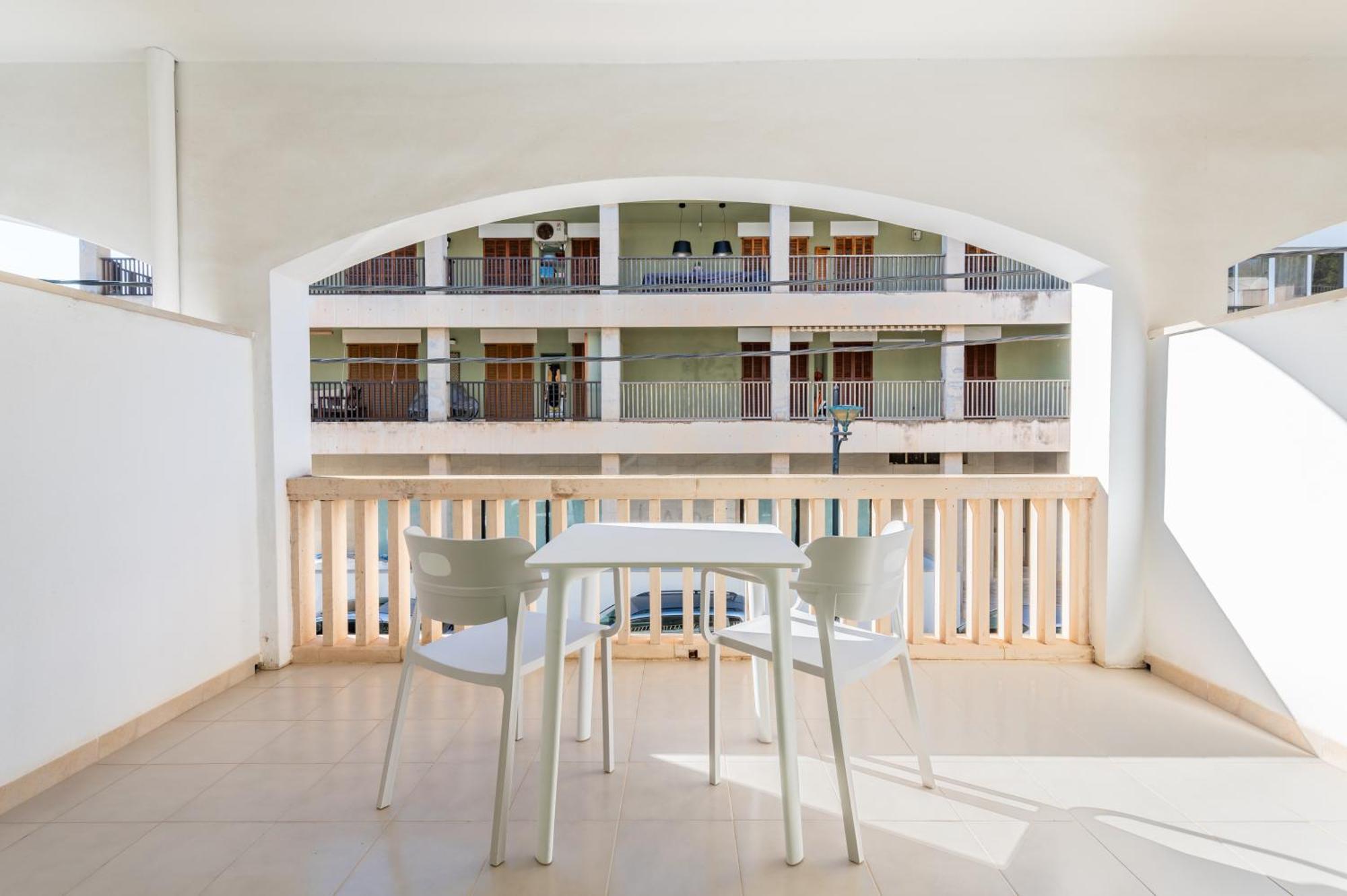 Hotel Martorell By Mhr 科洛尼亚圣霍尔迪 外观 照片